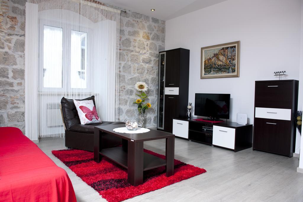 Apartman U Srcu Grada - Ilicev Prolaz Split Bagian luar foto